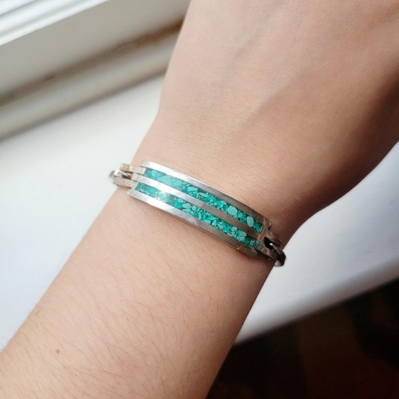 Vintage Silver Green Turquoise Bracelet - Picture 2 of 8